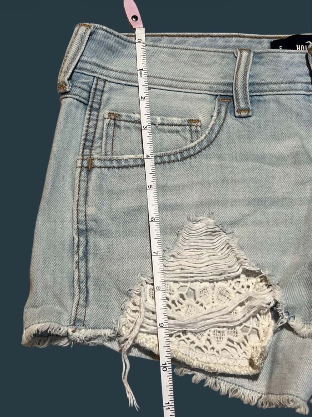 Hollister Low-Rise Boyfriend Distressed Lace Denim Shorts Size 5 / 27 - Picture 8 of 9
